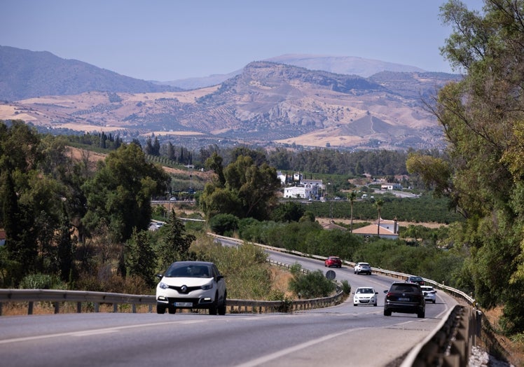 Photo of one of the sections to be expanded and become a dual carriageway.