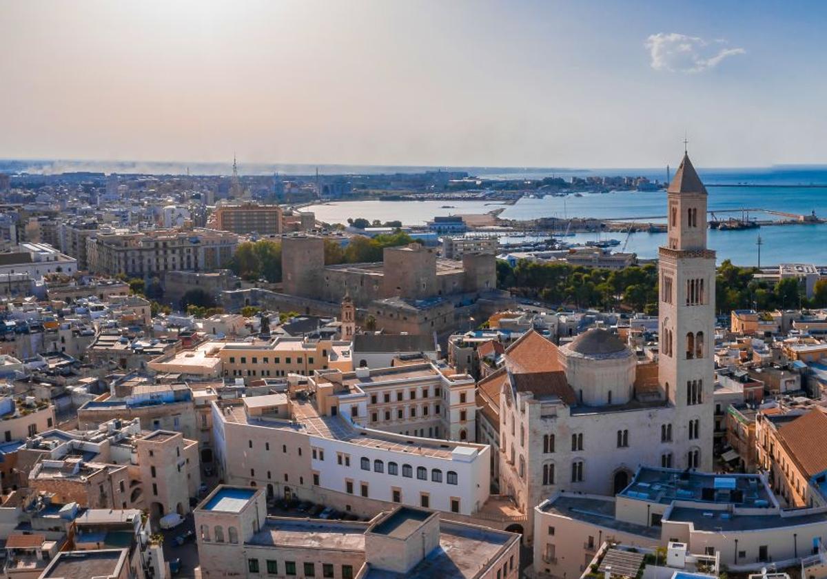 A panoramic view of the city of Bari with its key landmark being the cathedral.