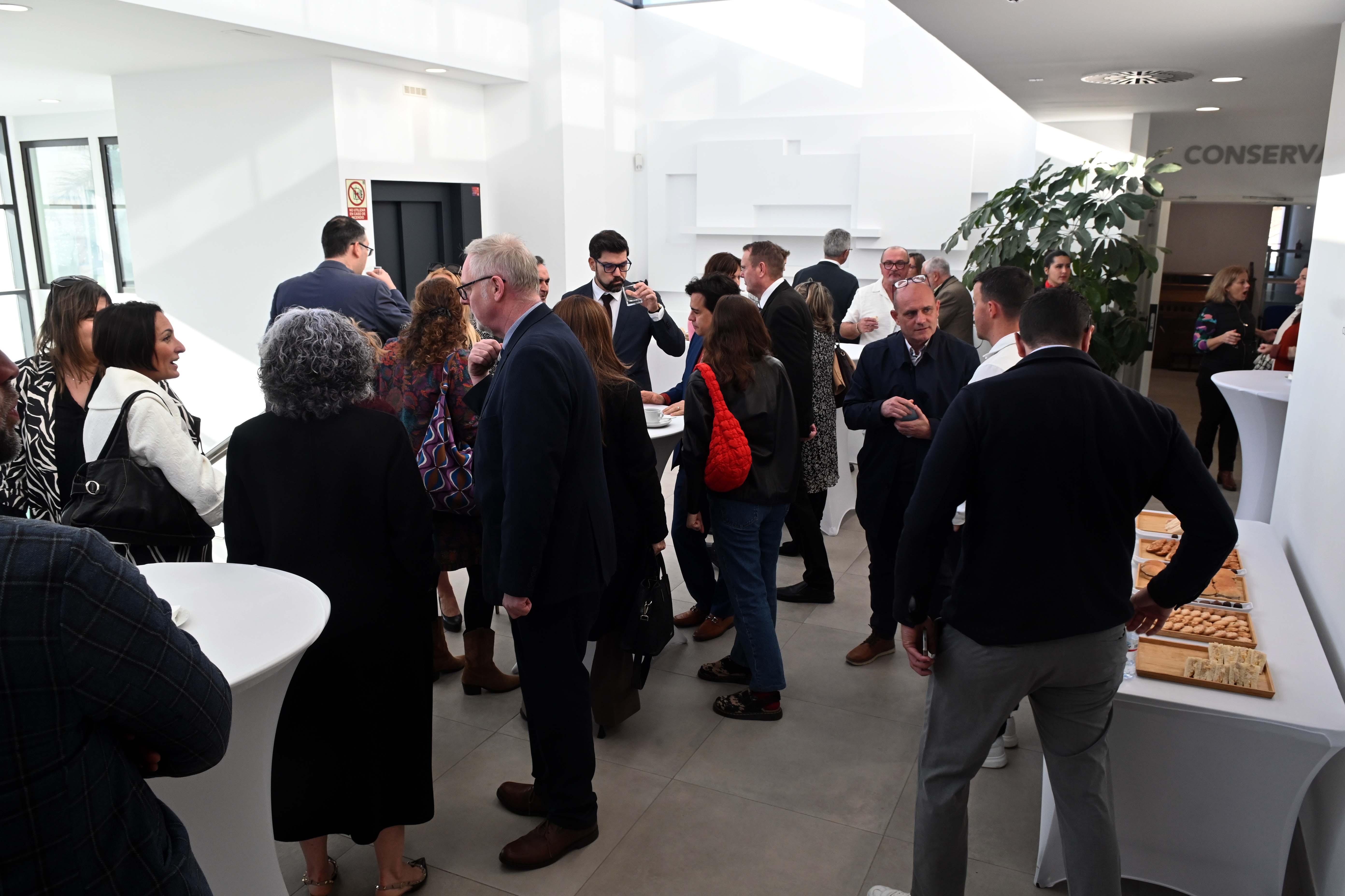 SUR in English real estate and property investment forum in Estepona, in pictures