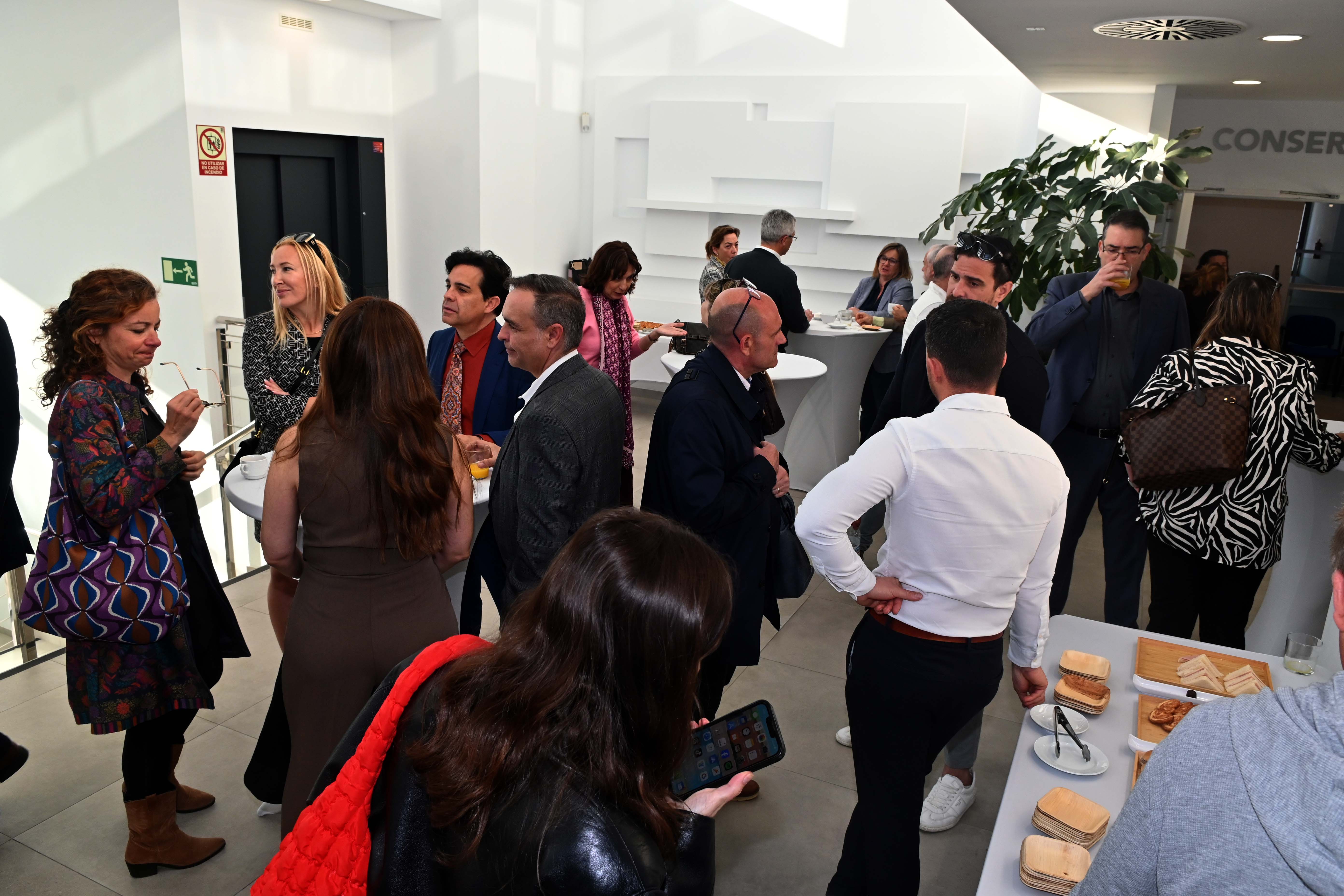 SUR in English real estate and property investment forum in Estepona, in pictures
