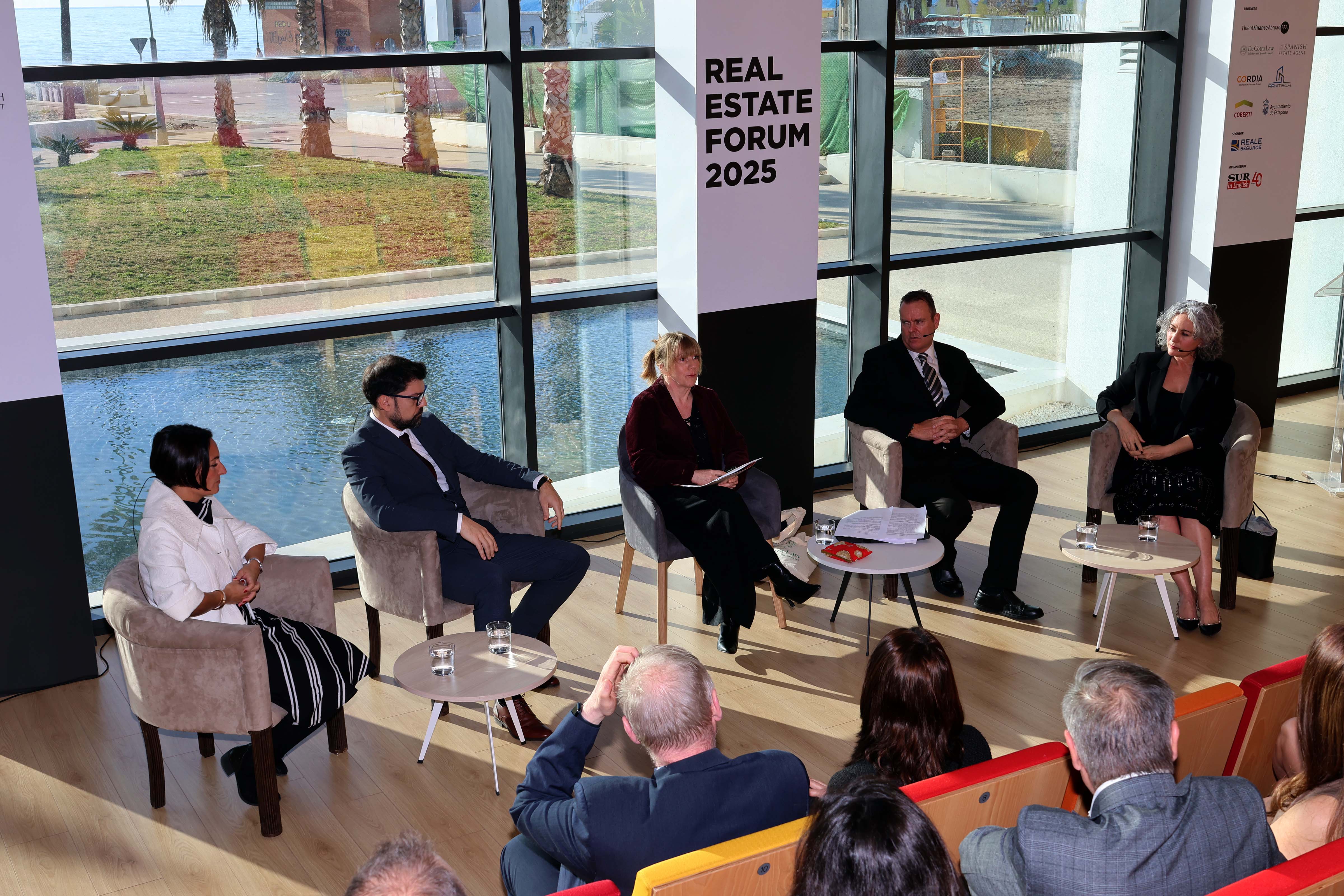 SUR in English real estate and property investment forum in Estepona, in pictures