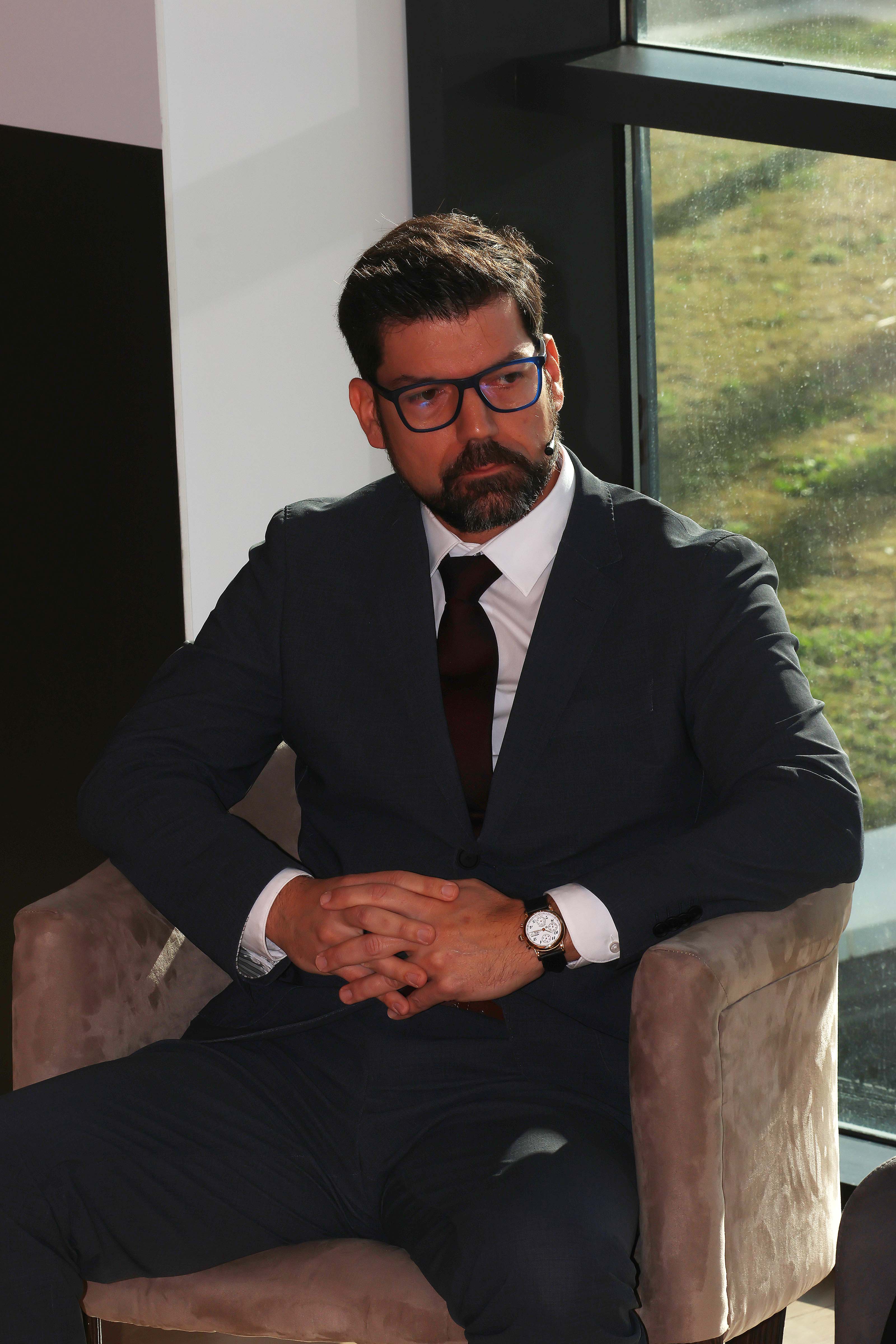 SUR in English real estate and property investment forum in Estepona, in pictures