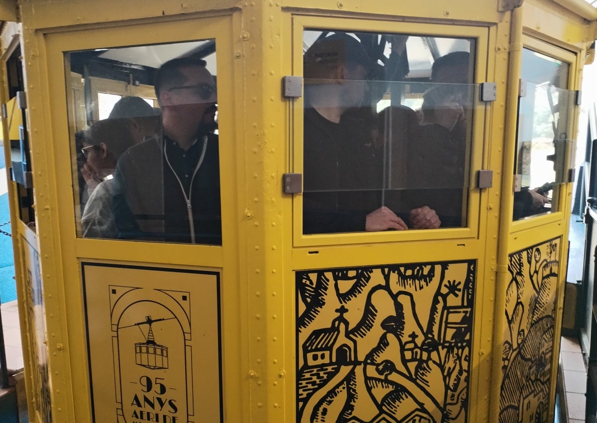Imagen secundaria 1 - The Montserrat cable car.