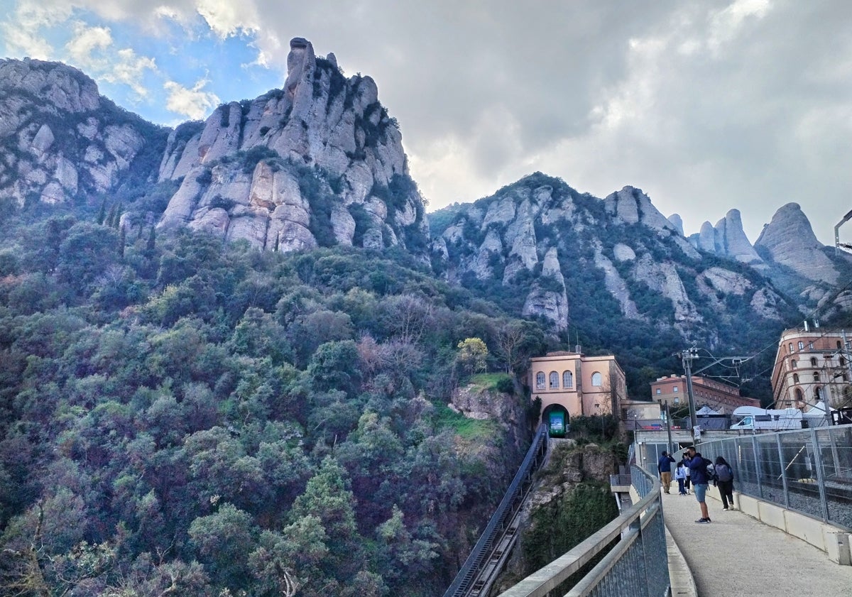 Imagen principal - Montserrat views.
