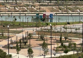 The park covers an area of about 27,000 square metres and the planting scheme includes 2,900 trees.
