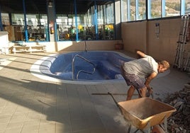 Maintenance work gets underway in the municipal swimming pools.