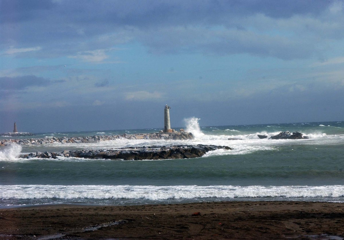 The probability of such a phenomenon hitting the town is low and the waves would likley not exceed three metres.